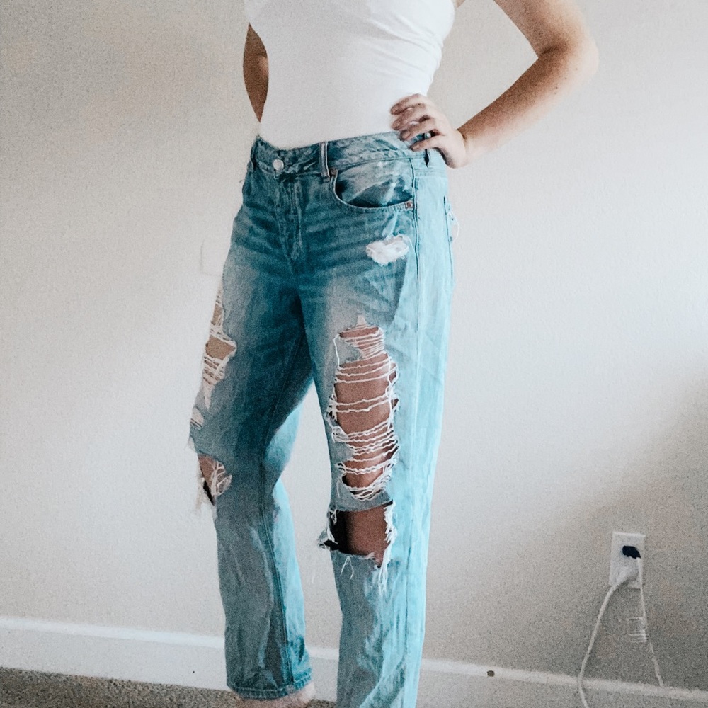 American Eagle Loose Ripped Jeans